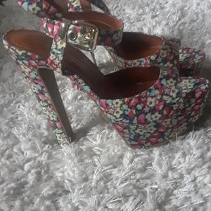 Jessica Simpson Heel